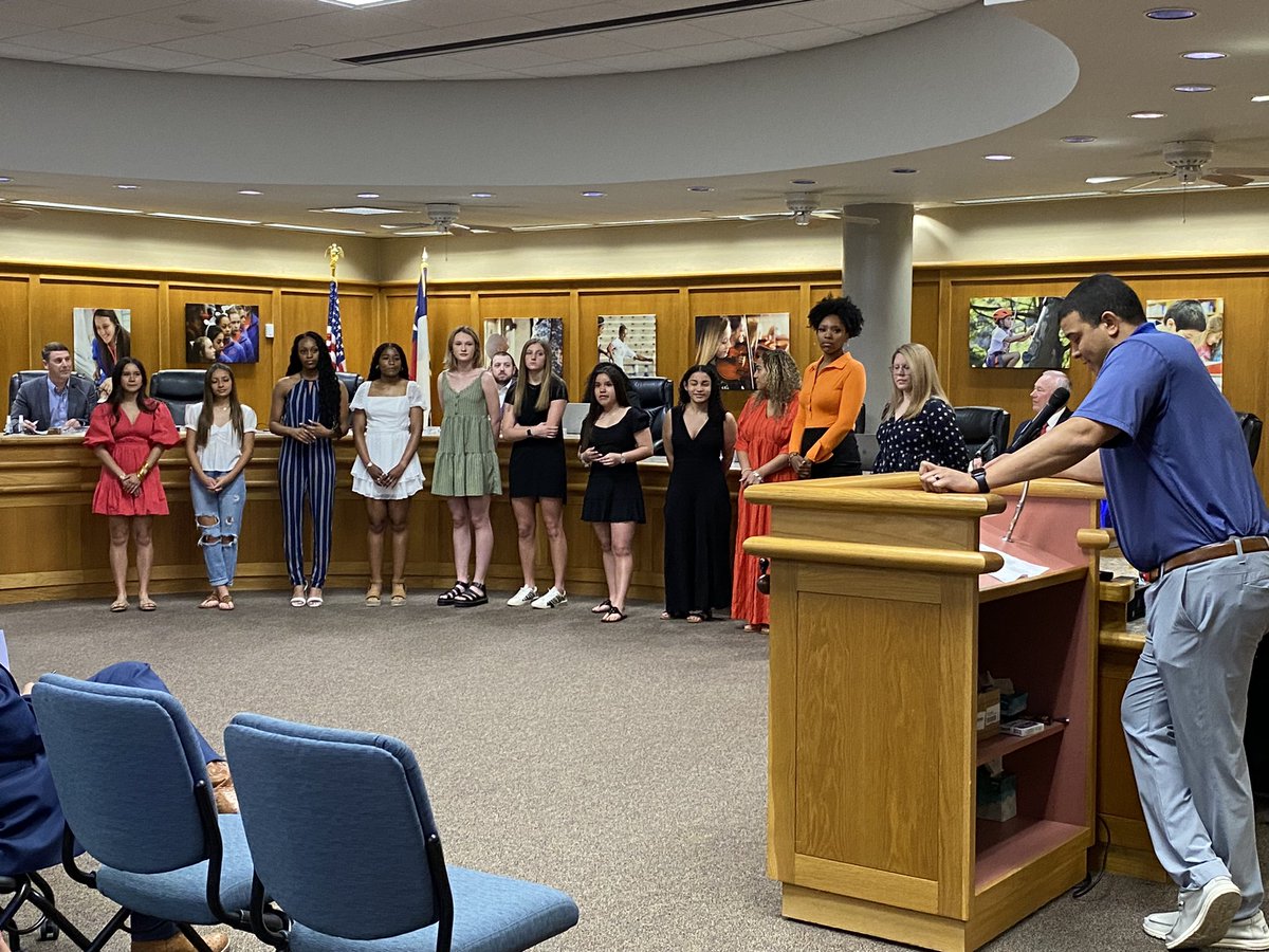 Recognition of our Lady GBB, Bobcats BBB, and Central swimming teams! @sacentralhoops @centralcathoops @SACentralSwim1