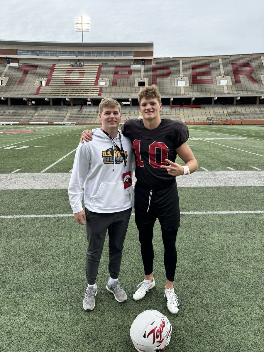 Thank you @Coach_Helton @WKUCoachDrew @WKURecruiting @TheKramme for having me out to spring practice today! Best of luck to @Areed365 in the upcoming @NFL draft @CoachJamieG @Trenton_Kirklin @Coach_BenMartin @KENTct_FB