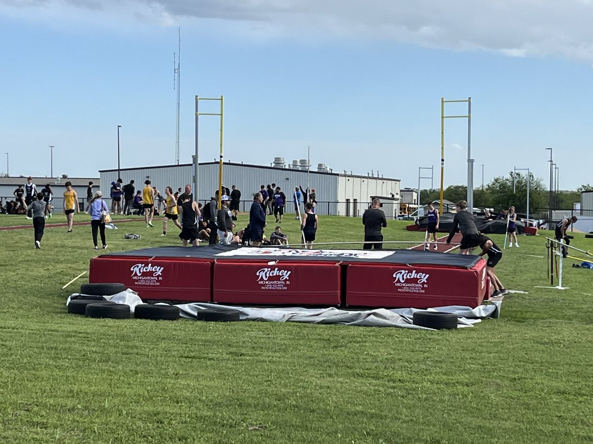 Great night to finish up our middle school track season. GISD is hosting the Boys district championships at EVHS and the Girls district Championships at GHS. Our coaches are the best around making all of that happen! We appreciate your hard work for our kids!