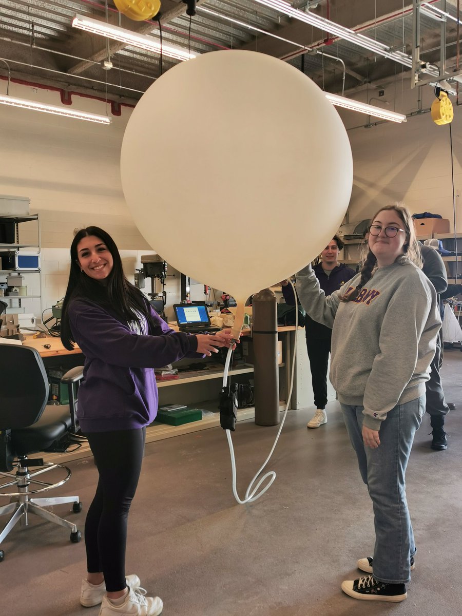 JuneWan18913200's tweet photo. Our two Eclipse Ballooning teams @UAlbanyDAES &amp; @nysmesonet are ready for #NEBP and NSF-sponsered field project🎈🎈 Thanks State leaders joining us👍 https://t.co/jmIrtFA2yO