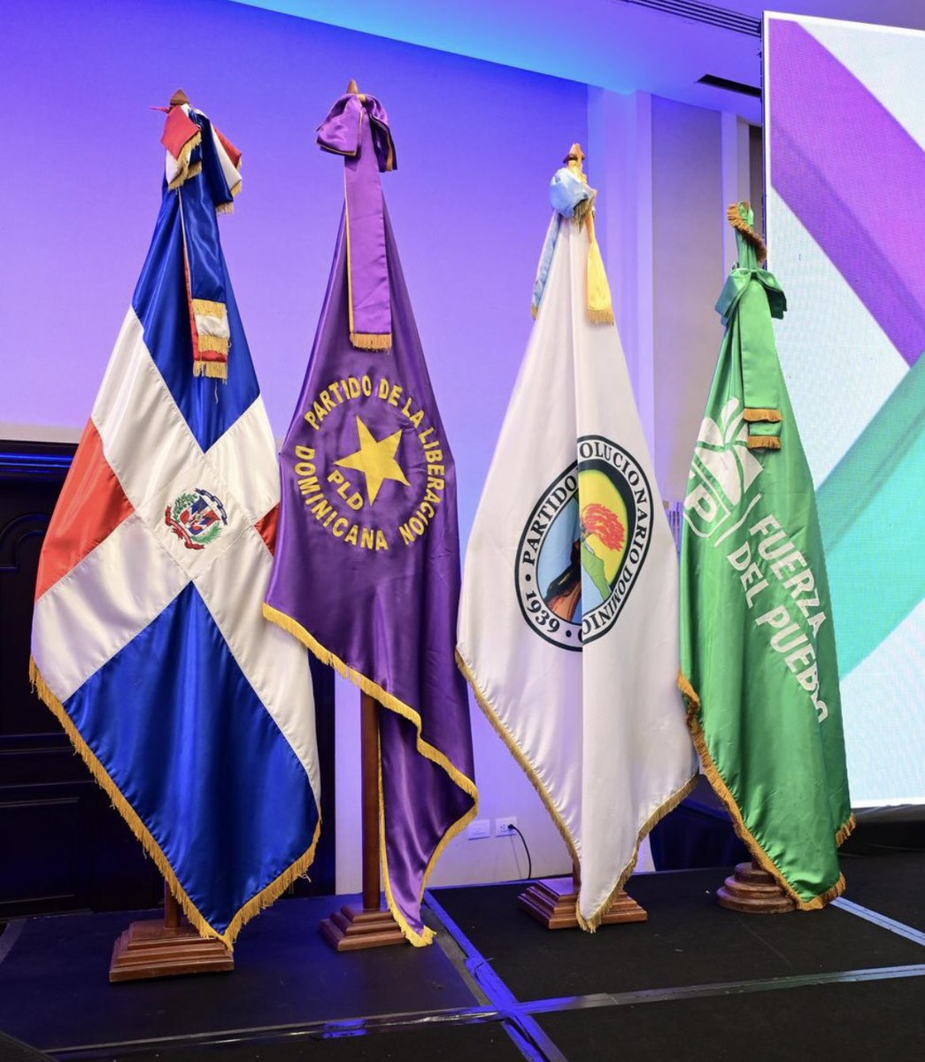 El acto de la alianza #RESCATERD es ESPERANZADOR y ha sido maravilloso. Siempre lo quisimos. El empuje del <a href="/PLDenlinea/">PLD</a> <a href="/FPcomunica/">@Fuerza del Pueblo (FP)</a> y <a href="/miprd/">Partido Revolucionario Dominicano</a> a partir de hoy, debe ser audaz, tenaz y desafiante. Aquí no se cede un milímetro. ¡Ni un paso atrás! ¡ A GANAR!