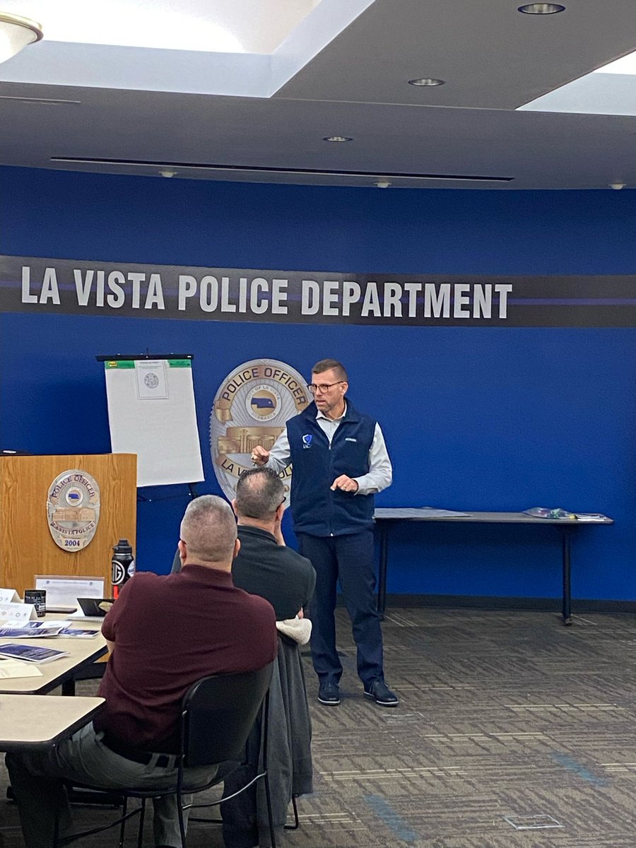 bluecourage's tweet photo. Dan and George kick off a 5-day Blue Courage Academy for the LaVista Police Department!! #bluecourage #LaVistaPD #LELeadershipDevelopment #purpleresolve #nobility https://t.co/WN8figN0Ih