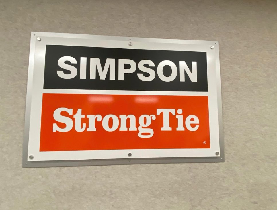 Bringing Simpson Strong-Tie's indoor space to life! 🏗️ From bold lobby displays to directional signs, we've crafted a functional &amp; striking visual blueprint. Ready to upgrade your space? Let’s chat. #SimpsonStrongTie #InsigniaDesigns #SignCrafters #PleasantonCA