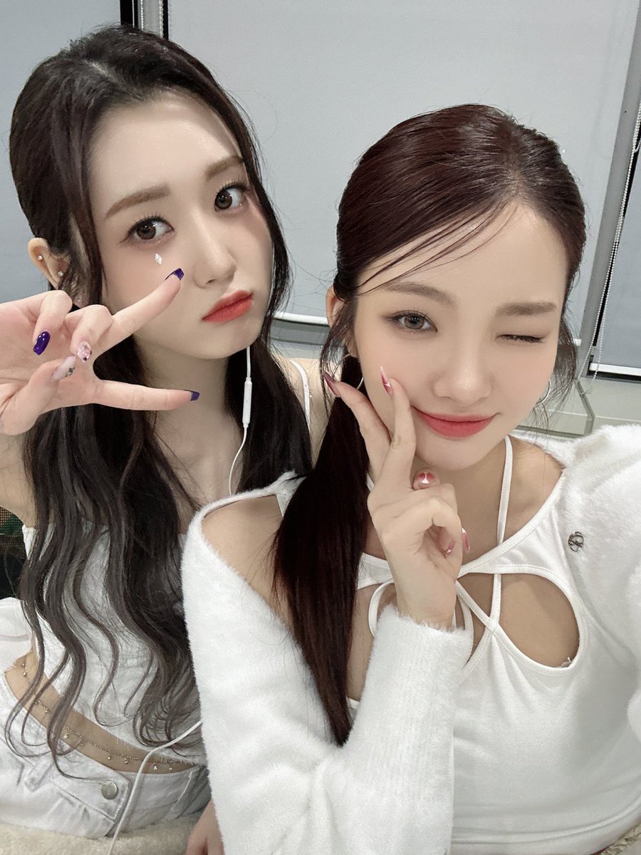 tribedaloca's tweet photo. [#켈리🦥]
우리 막내 생일 축하해🎉🎉
마지막 10대 생일 즐겁게 보내고 같이 놀자 ㅎㅎㅎㅎㅎㅎ
사랑한다💜💜💗

#트라이비 #TRI_BE #Kelly https://t.co/PIj5mttqQY