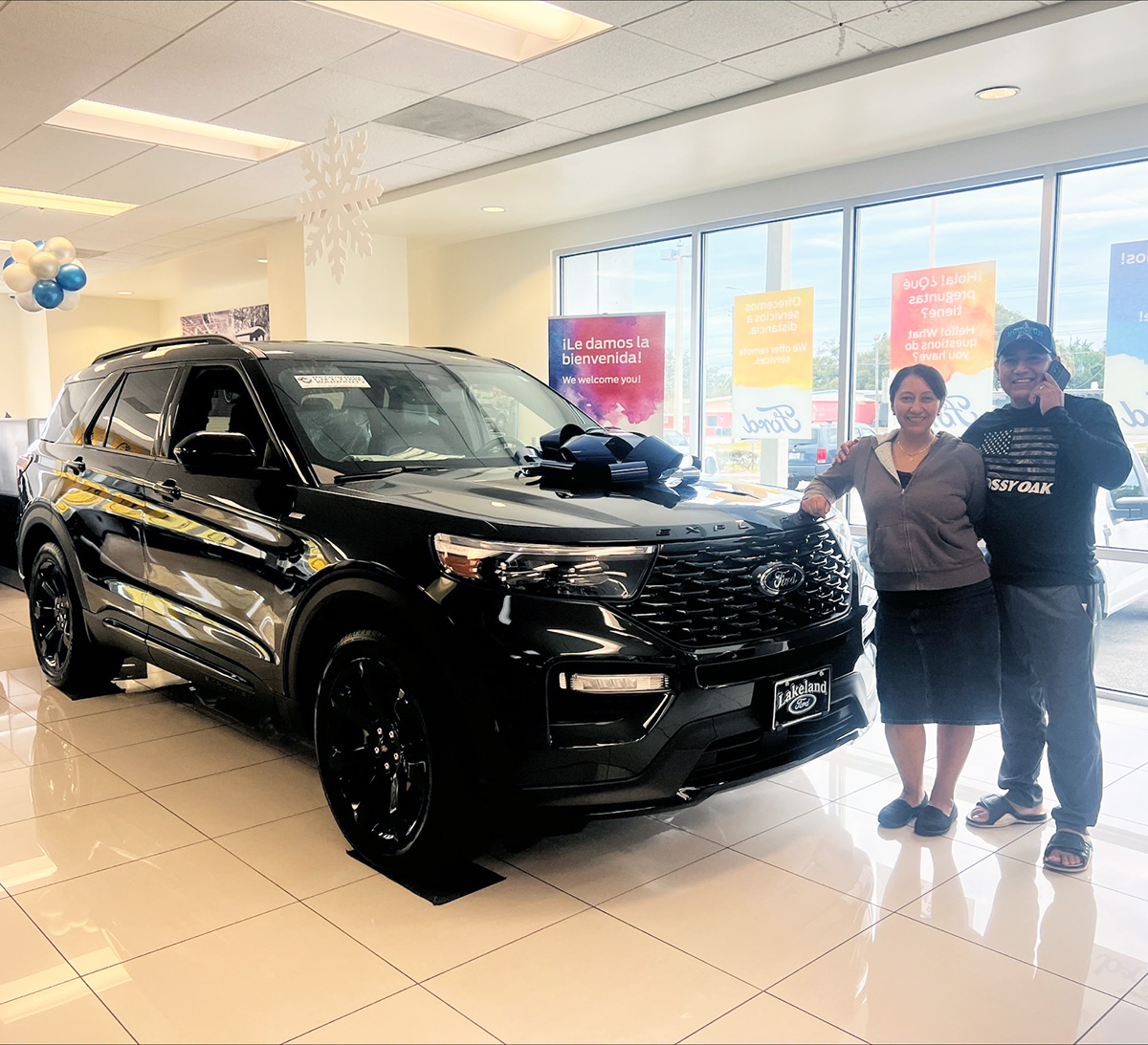 Lakeland_Ford's tweet image. Give us a call! That&apos;s what the Mota&apos;s did when they were looking for a #NewSUV and saw the #2023Explorer at #LakelandFord. Salesperson #EmmanuelGoveo made buying #Easy with #GreatService &amp;amp; a #GreatDeal. #Congratulations &amp;amp; #ThankYou. We&apos;re here for you! #FordFamily #FordExplorer