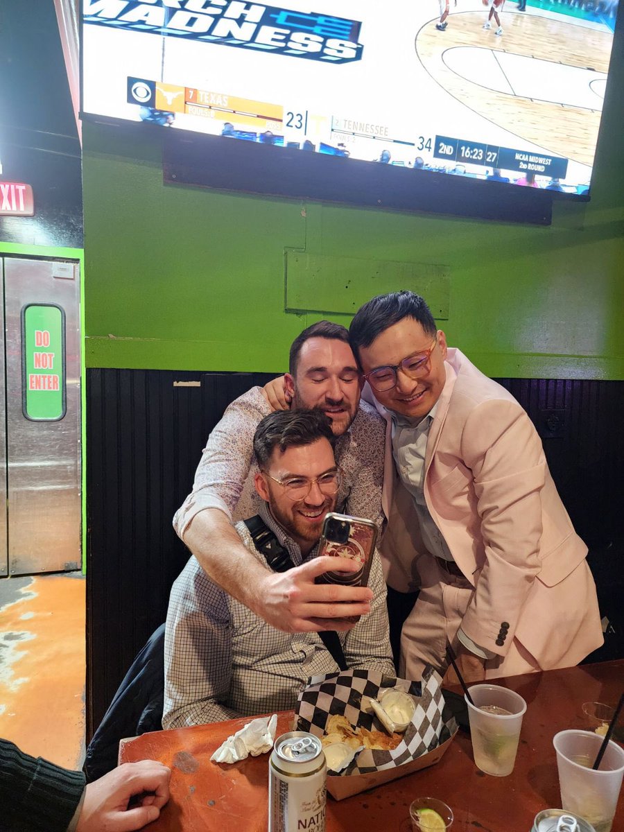 Introducing the debut of the three Pathmigos FOR THE FIRST TIME IN PERSON. It only took 4 years, but #pathtwitter sustained this long-distance friendship &lt;3 love these boys
@basophil_brett @pathophil 
#USCAP2024 #USCAP24