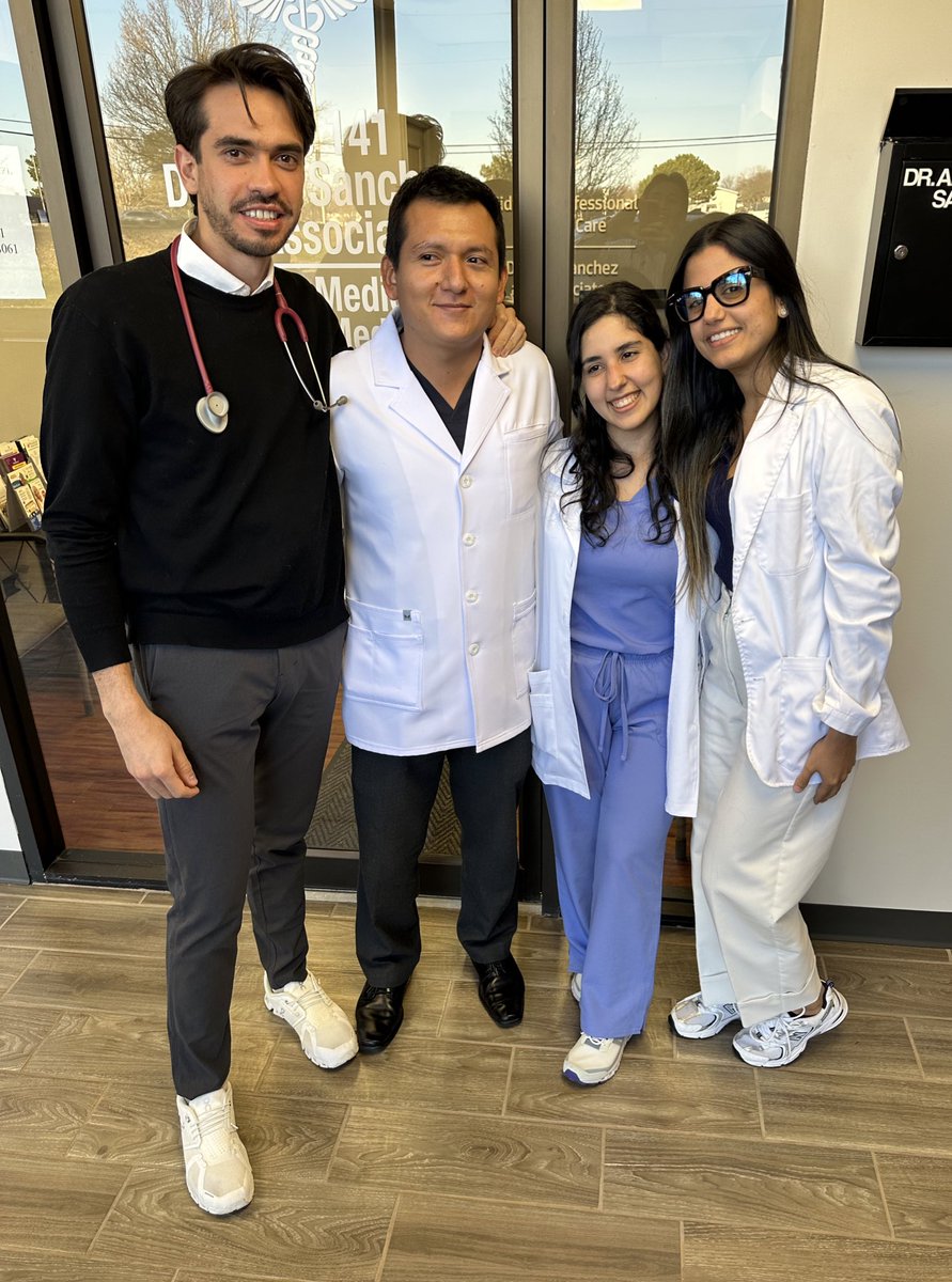 This month it was a pleasure to have Dr Vazquez 🇵🇪 , Dr Collantes 🇵🇪 and Dr Baca 🇲🇽 doing an IM rotation in our Chicago clinics. I wish you all the best in your careers. Big rewards are awaiting for you.#MedTwitter #IMG #handsonrotation #AAPPHealth #Match2025 #medicine #doctor