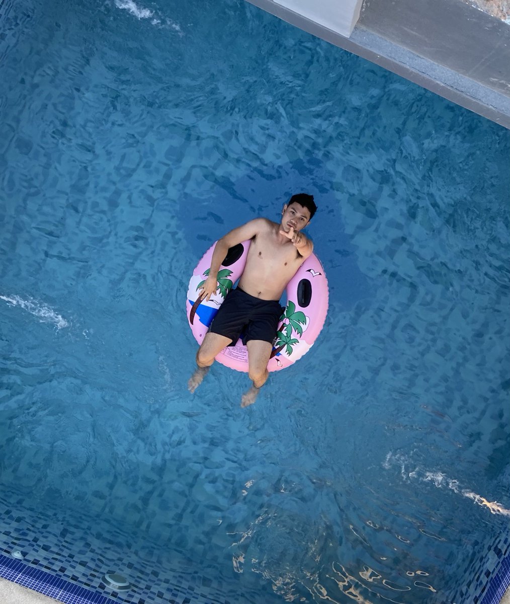 EdrylR's tweet photo. It’s summer already, get wet! 💦💦💦💦💦 https://t.co/RXLl2BFhOb