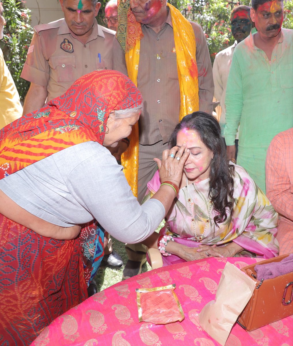 dreamgirlhema tweet picture