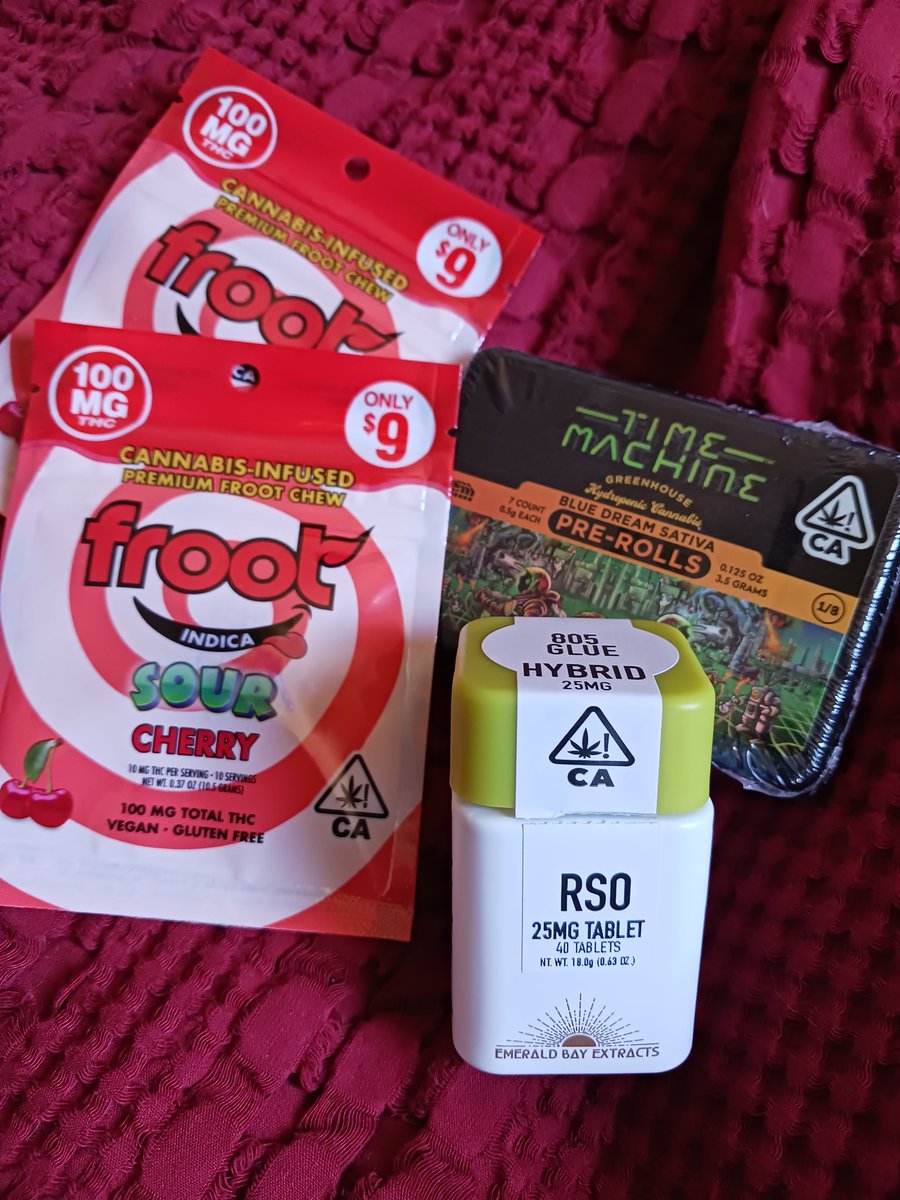 DireDesirez's tweet photo. Cardiologist said he has no issues with my weed use.
But to help reduce strain on my heart from coughing I've decided to get some lovely 805 Glue RSO tablets, and gummies, with an occasional preroll.
(These are the first thc tablet that I can actually feel &amp;it makes me giggly 😁) https://t.co/AImZQzdZy8