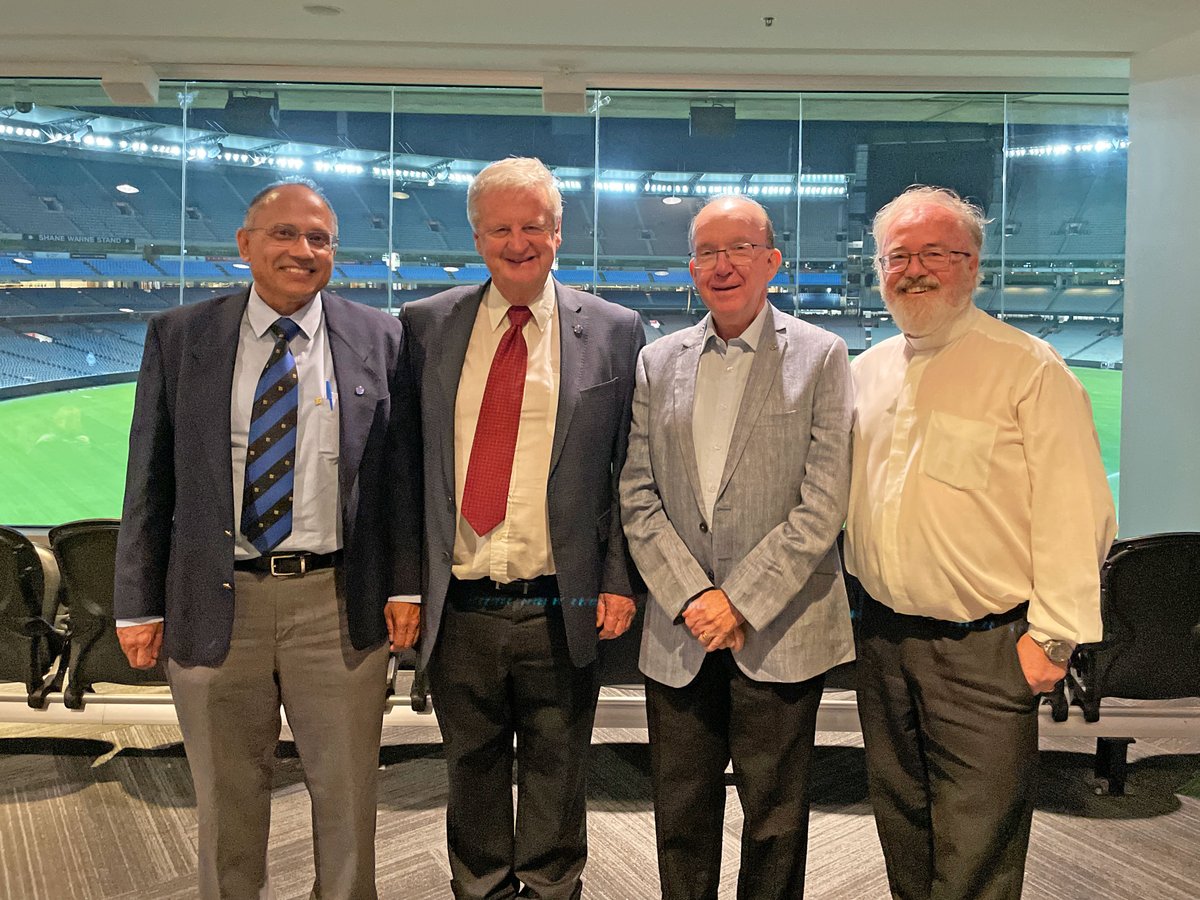 🏟 Patricia Faulkner AO, the outgoing Chair of Jesuit Social Services, spoke straight from the heart at the recent Annual Dinner at the @MCG Find out more: 👉 jesuit.org.au/g-whiz/ Photo of Jesuits in attendance by Janark Gray #jesuits #societyofjesus #jesus #jesuit