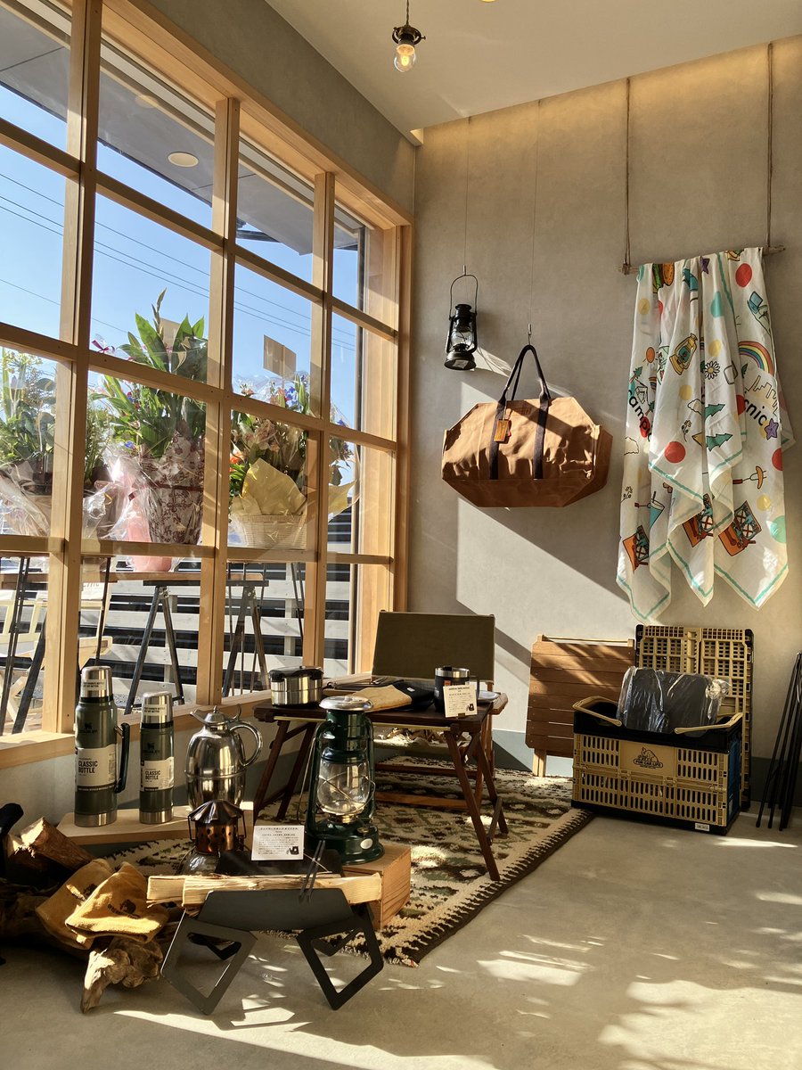 campicnic's tweet photo. campicnicから誕生したお店
kokiafeca by campicnic
お店の一部をご紹介🌿
ポカポカ
https://t.co/XmTc94xfB0 https://t.co/EZScYOsxHu