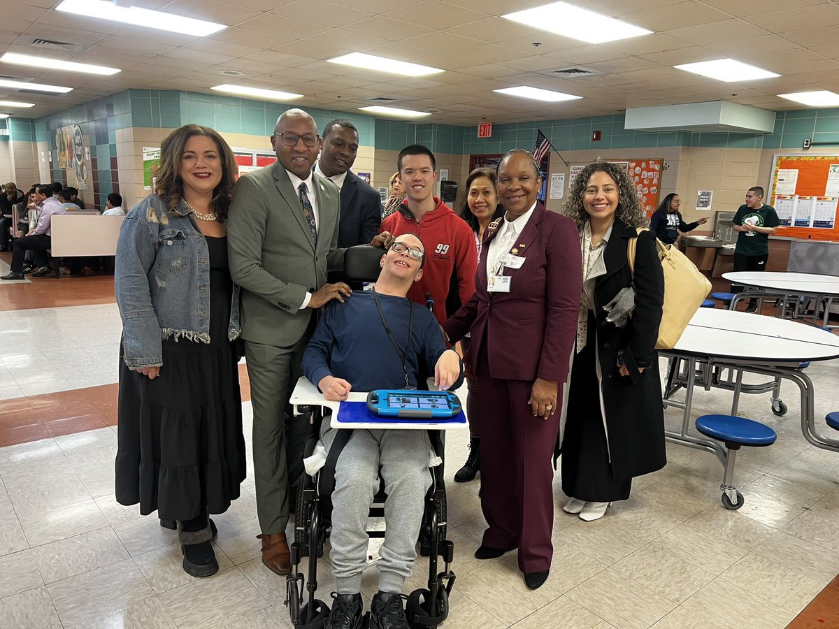 JFK Jr. School-721Q 🦅 tweet media