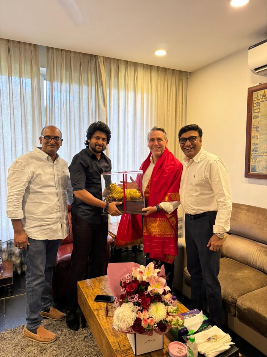 vamsikaka's tweet photo. British Deputy Commissioner of the Telugu States, Mr Gareth Wynn Owen met Natural Star @NameisNani https://t.co/CtXQOY8jYC