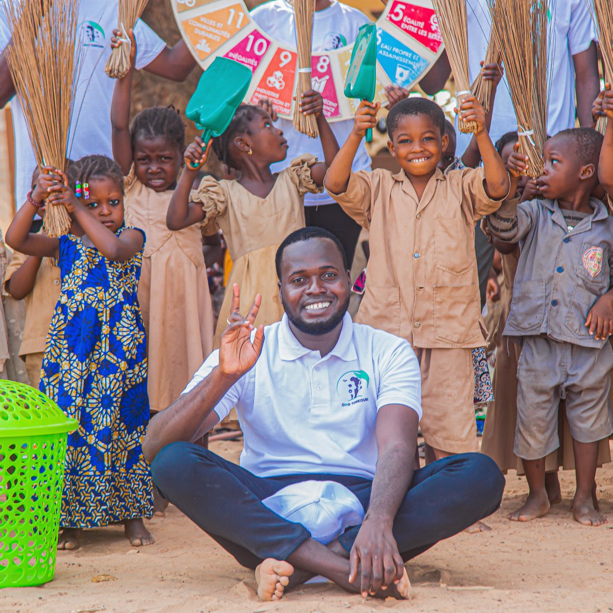 Mon combat de chaque jour c'est de faire sorte que chaque enfant puisse avoir droit à un environnement propre, sain et durable. Et vous que faites vous à l’égard des enfants ? @UNICEF_Benin @GuettierPhilip3 @oddtvlive @MahondeDjanabou @AferAssociation @YvesLandryKOUAM