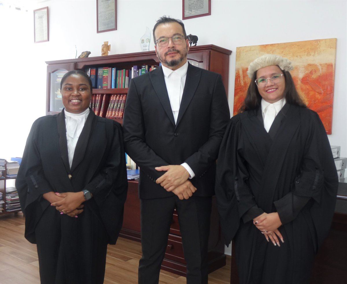 On Monday 25 March 2024, Ketlynn Marie and Shireen Denys took their oaths before the Chief Justice for their roles as Assistant Official Notary. The short ceremony took place before the CJ Rony Govinden in Chambers. We congratulate them both on their achievement #Seychelles