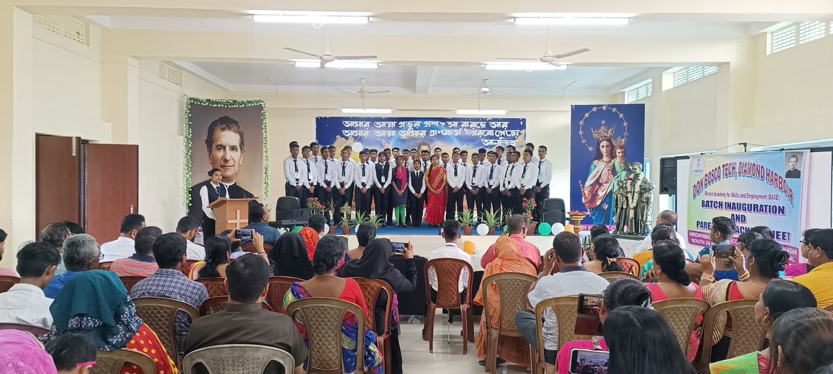 DIAMOND HARBOUR 16 March: 38th DB Tech Batch was formally inaugurated today with 45 students on roll at Don Bosco Diamond Harbour. Fr Ujjol Mondol, the Parish Priest of St. Joseph,  Sojneberia, blessed the event with his presence.
#dbtech #skillingindia #donbosco #donboscotech