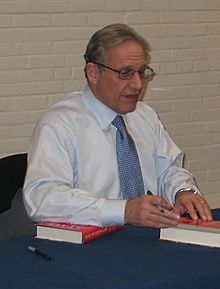 Il #26marzo 1943 è nato #BobWoodward. Iniziò al Washington Post del quale divenne una firma di punta, e dove oggi occupa la carica di redattore associato. Nemmeno 30enne divenne celebre per i suoi reportage sullo scandalo #Watergate, scritti assieme al collega #CarlBernstein.