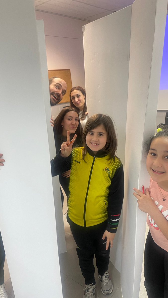 conservatoriocalahorra (@consercalahorra) on Twitter photo Familias y alumnado han participado en los talleres de las Jornadas Culturales 2024 de diseño de vestuario, escenografía y maquillaje para la Ópera Brundibar 🐝
Dentro del proyecto #COVIDA procesos artísticos del #CRIE <a href="/educarioja/">Educación La Rioja</a> Familias y alumnado han participado en los talleres de las Jornadas Culturales 2024 de diseño de vestuario, escenografía y maquillaje para la Ópera Brundibar 🐝
Dentro del proyecto #COVIDA procesos artísticos del #CRIE <a href="/educarioja/">Educación La Rioja</a>