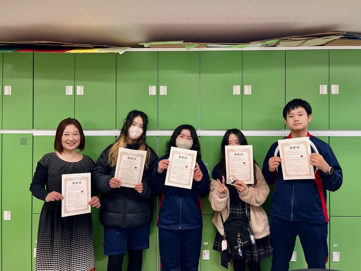 Congratulations to Ms. Miller and our amazing Grade 8 Japanese LL students! They showcased their incredible talent and knowledge by discussing biomimicry and the Sustainable Development Goals (SDGs) at the Lightning Talk Competition and received an incentive award!