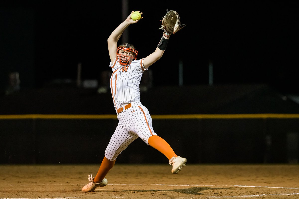 Shout out to our girl <a href="/63Ziebell/">Dorothy Ziebell</a> who racked up her 500th career strikeout on Friday 💪