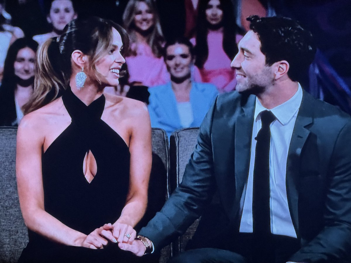 BachelorBob_'s tweet photo. I just love them so much 
 
#TheBachelor https://t.co/UwX2yaVMTj