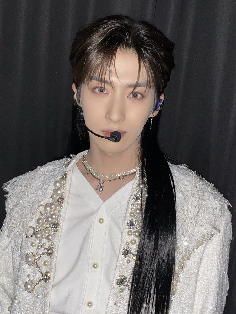 official_ONEUS's tweet image. [#시온]
장발숀이 컴백🙌🏻🙌🏻
오늘도 너무 많이 사랑해 우리 달님들🌏💜🌙