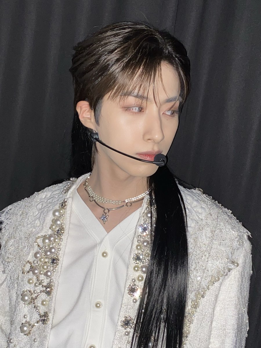 official_ONEUS's tweet image. [#시온]
장발숀이 컴백🙌🏻🙌🏻
오늘도 너무 많이 사랑해 우리 달님들🌏💜🌙