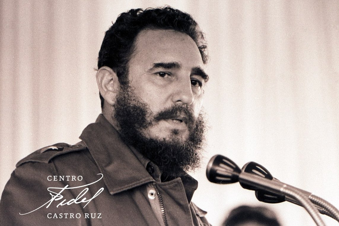#Fidel:"Nosotros iremos luchando a través de la carrera administrativa, a través de una selección eficiente y a través de una lucha que tiene que ser muy persistente para ponerle fin al mal de la burocracia". #FidelVive