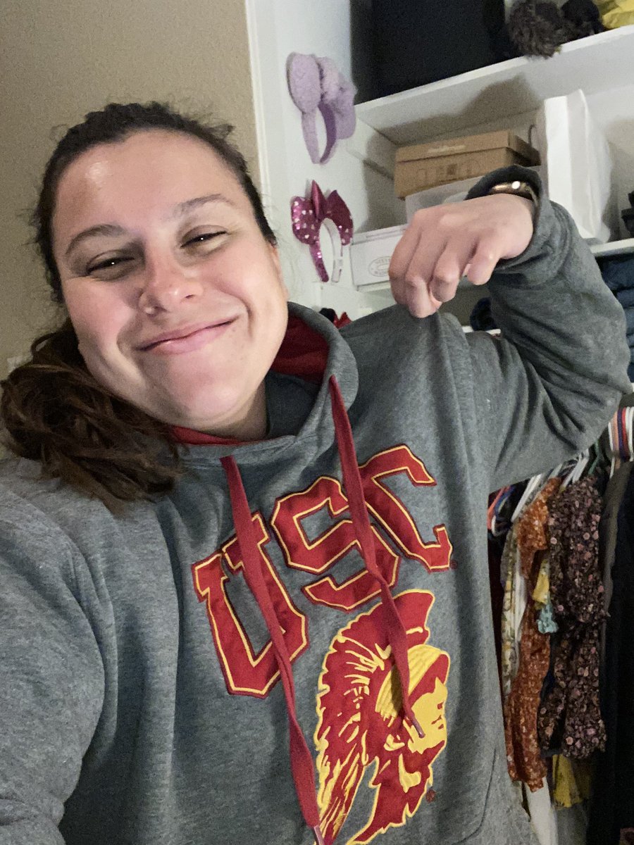 BritainCheyan's tweet image. Ik I went to school in Kansas but don’t get it twisted on who I’m cheering for! USC USC USC!!