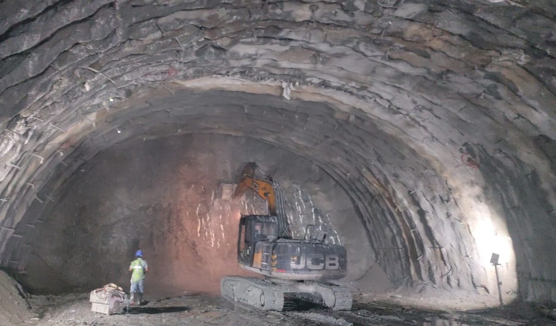 “Moving mountains for a less rocky road”
   
#NHIDCL has proactively undertaken the construction, operation & maintenance of a 2-lane Bi-directional Silkyara Bend-Barkot Tunnel with escape passage including approaches on the Dharasu-Yamunotri section between Km 25 and Km 51…