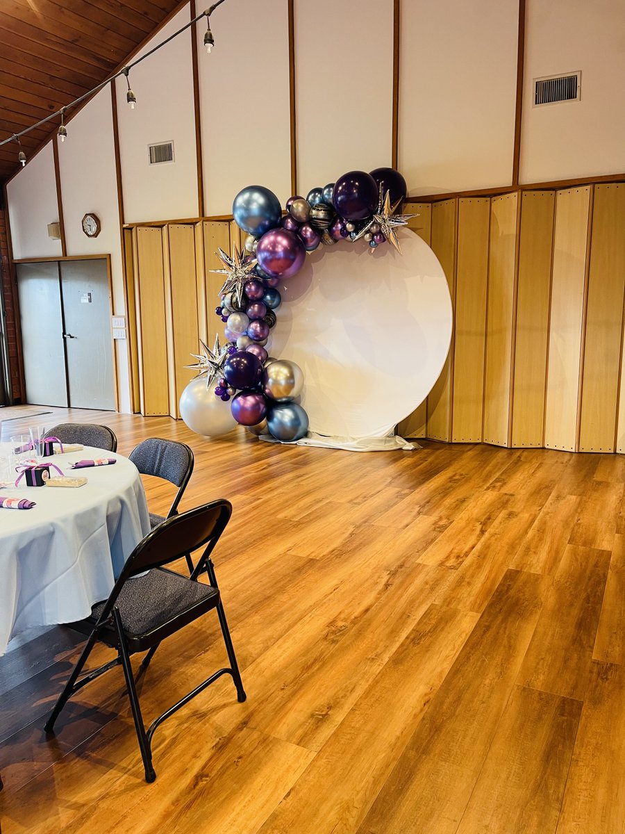Kim Gaither called 📱us to bring our #creativity to her Sister Linda’s #60th #birthday with 🎈#balloons #balloongarland at #resurrectionlc in #redondobeach #nextdoor #ocmoms #marambucreativity @marambula.com