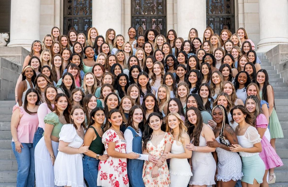 Leias wouldn't be Leias without all of our amazing members💖✨
#LEIAS #SISTERHOOD