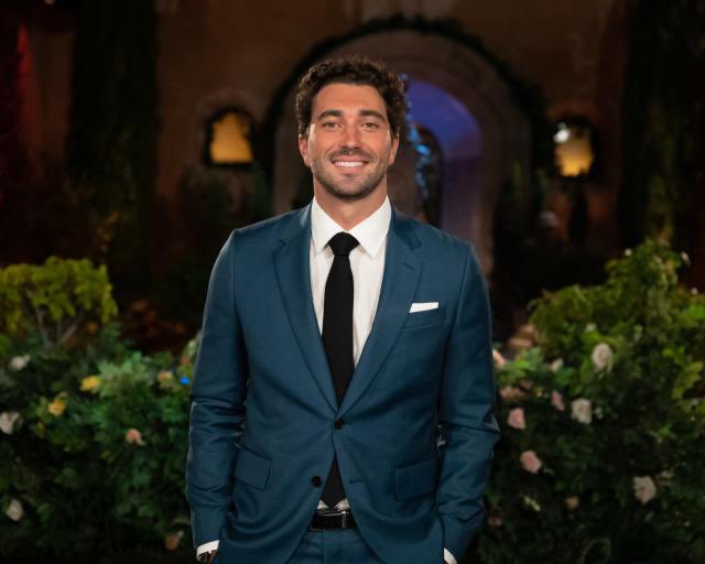 Another round of applause for the best Bachelor this franchise has EVER seen 👏🏻👏🏻👏🏻👏🏻👏🏻👏🏻👏🏻👏🏻👏🏻👏🏻👏🏻👏🏻👏🏻 #TheBachelorFinale #BachelorNation