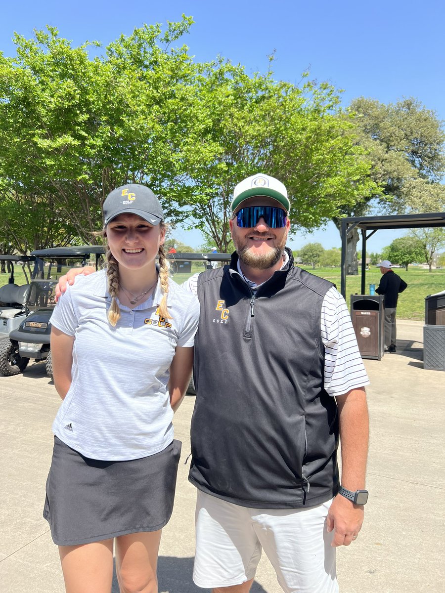 ArriolaSuzette's tweet photo. A Solid Day one in the books of District 27 6-A Golf for our Lady Hornets β³οΈπ Tomorrow will be separation dayβ¦
#ECGolf @_ECAthletics @booster_ec @_ECGolf @ECISDtweets @ECHShornets https://t.co/NSuxZhmBVP