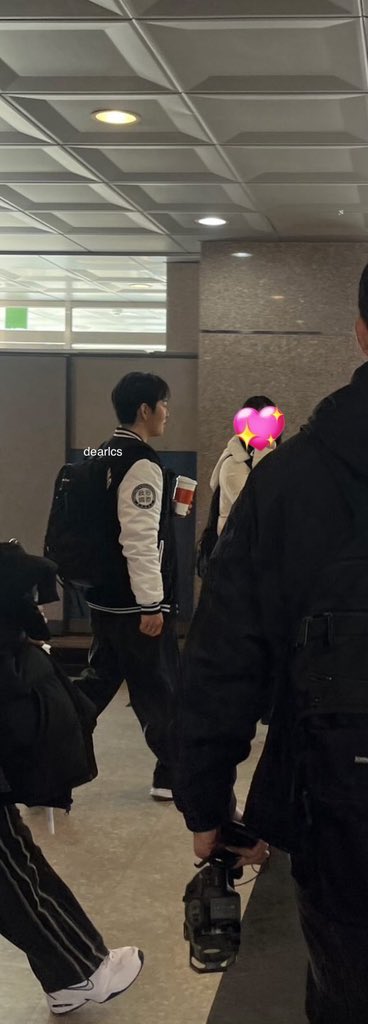 이창섭 존나 잘생김 .. 진짜임 ..