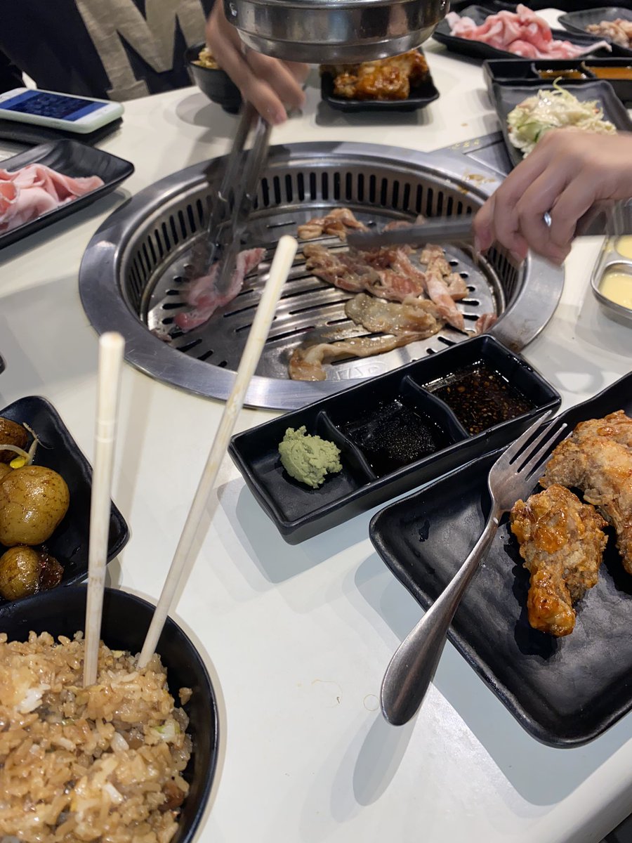 desiregabs's tweet photo. Eat with me https://t.co/ARSWBeHUqw