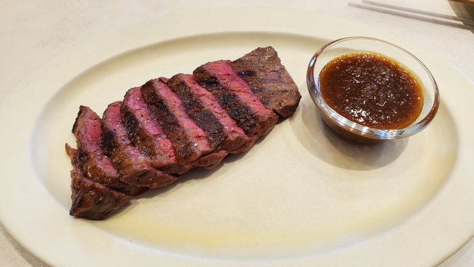 病院帰りに寄ったココノススキノの
「おにくとキャビア」のステーキと牡蠣
むっちゃウマイ!!! 