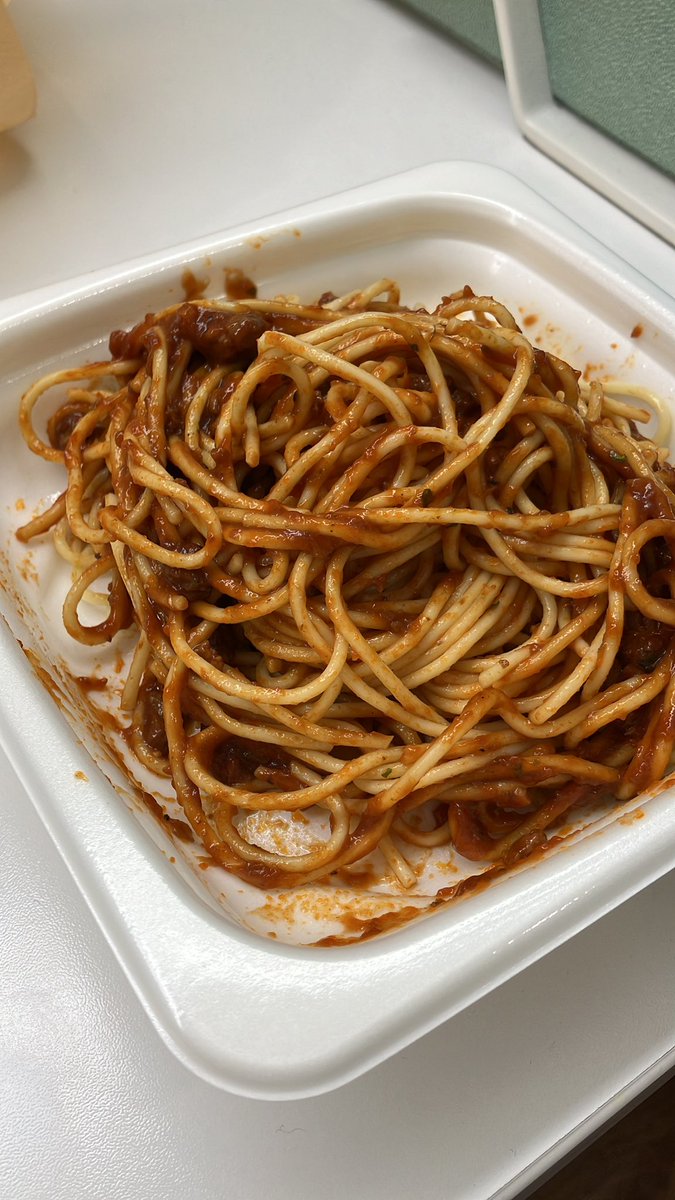 Masa (@masa) on Twitter photo オフィスに電子レンジが無い事に気付かず、、、コンビニパスタをそのまま頂く!笑
固まって食べにくいけど、味は美味しい。 オフィスに電子レンジが無い事に気付かず、、、コンビニパスタをそのまま頂く!笑
固まって食べにくいけど、味は美味しい。