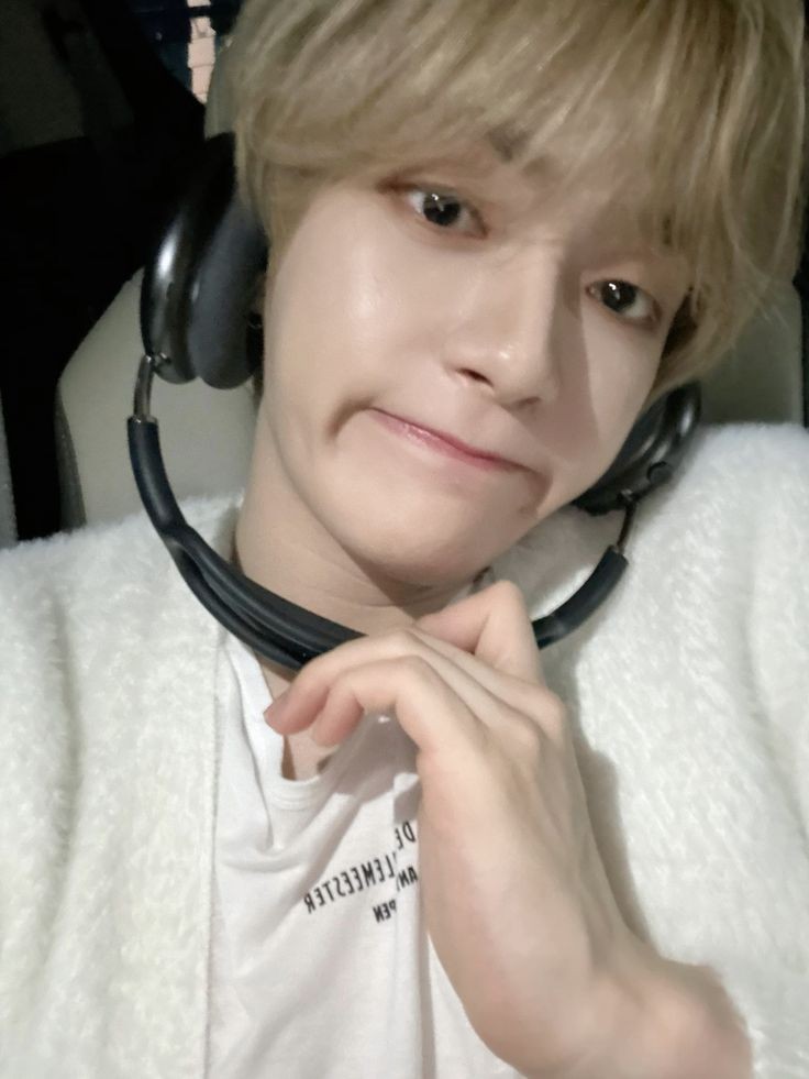 ୨♡୧ tweet media