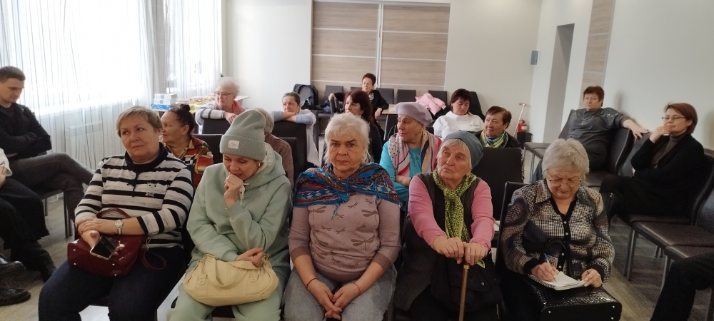 ИНФОРМАЦИЯ: Провел обучающий семинар  для председателей  советов МКД, ЖСК  ТОС "Шипка". Разбирались в вопросах работы УК, ее отчета, начислениях платы за жилищно-коммунальные услуги, капитальном ремонте, ВДГО и ВКГО.  Вопросов много.  Спасибо председателю ТОС - за организацию