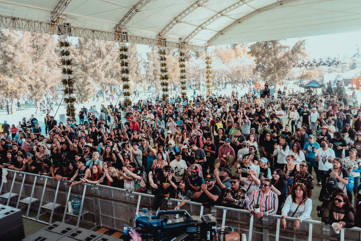 Agradecido con este regreso a las filas de <a href="/trokerofficial/">Troker</a> / hemos compartido tanto y aún nos queda mucho por dar juntos. Que la creatividad nos siga dando infinitas posibilidades de contagiar alegrías como esta en el <a href="/vivelatino/">Vive Latino</a> 
Gracias 🙏🏼 #troker20años