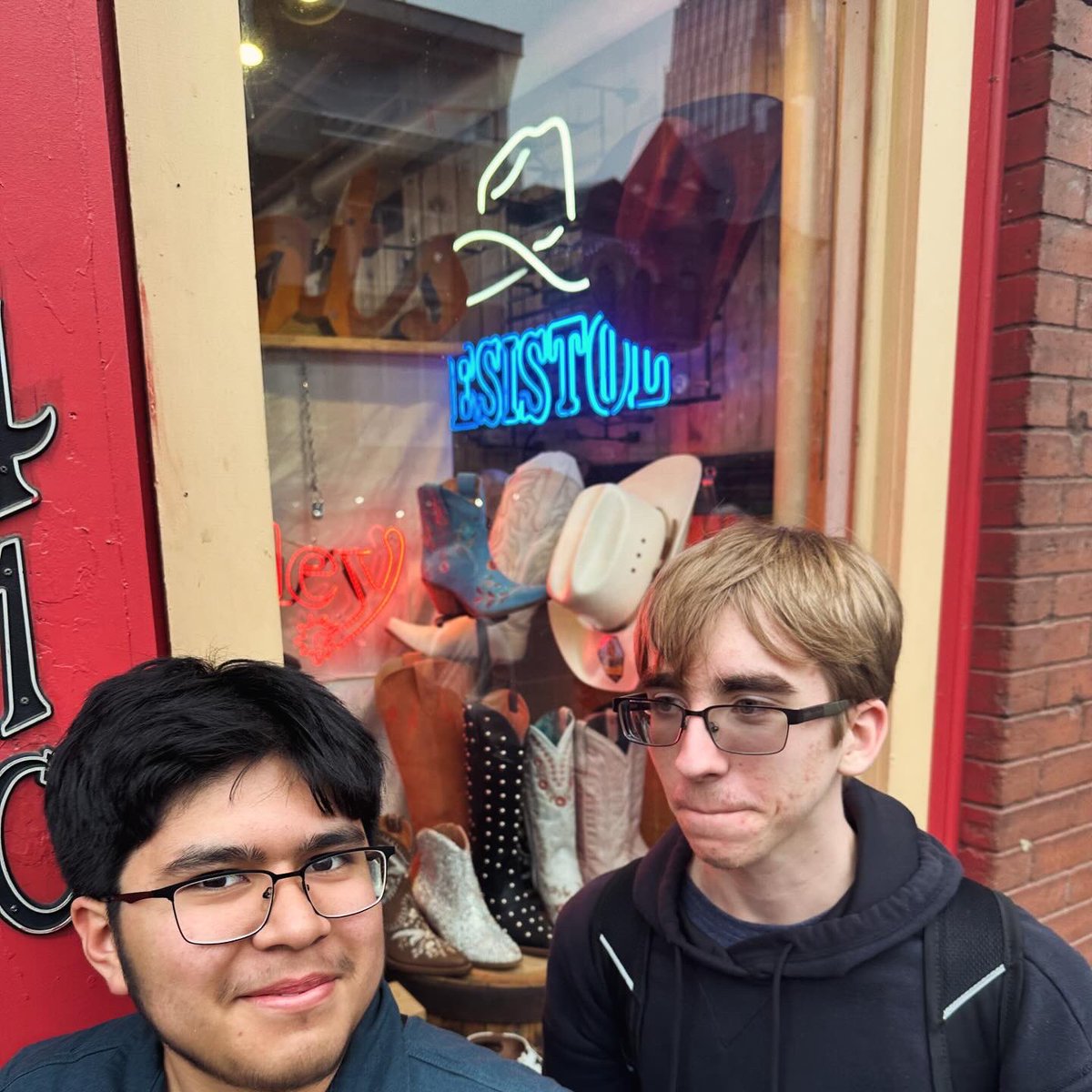 hehschoirs's tweet photo. A great time shopping down Broadway 🤠👢 https://t.co/LSzRwEqNnu