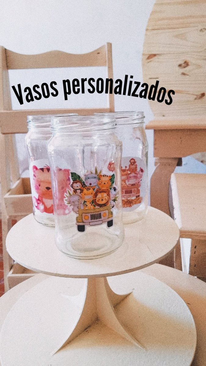 AgusGalarza06's tweet photo. Alquilamos candy bar y hacemos cositas personalizadas con la temática que quieras y te decoramos tu evento si lo necesitas!❤️ 

WhatsApp: 3364529830
@Antojitos__dys 

ME AYUDAN COMPARTIENDO 🌈❤️ https://t.co/CbogIjCf7u
