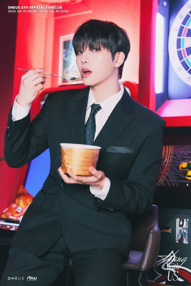 official_ONEUS's tweet image. [#원어스]

🌙 ONEUS 4TH OFFICIAL 
FANCLUB TOMOON 🌙

🎮 Hang With US 🎮

♦ CONCEPT PHOTO♦
🕹 SEO HO 🕹

📍 가입 기간
✔ 240401 (월) PM 17:00
~ 240428 (일) PM 23:59

#ONEUS #서호 #SEOHO
#투문 #TOMOON #HangWithUS