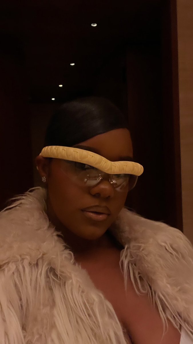 TheeKennedyMoon's tweet image. 2000s video vixen