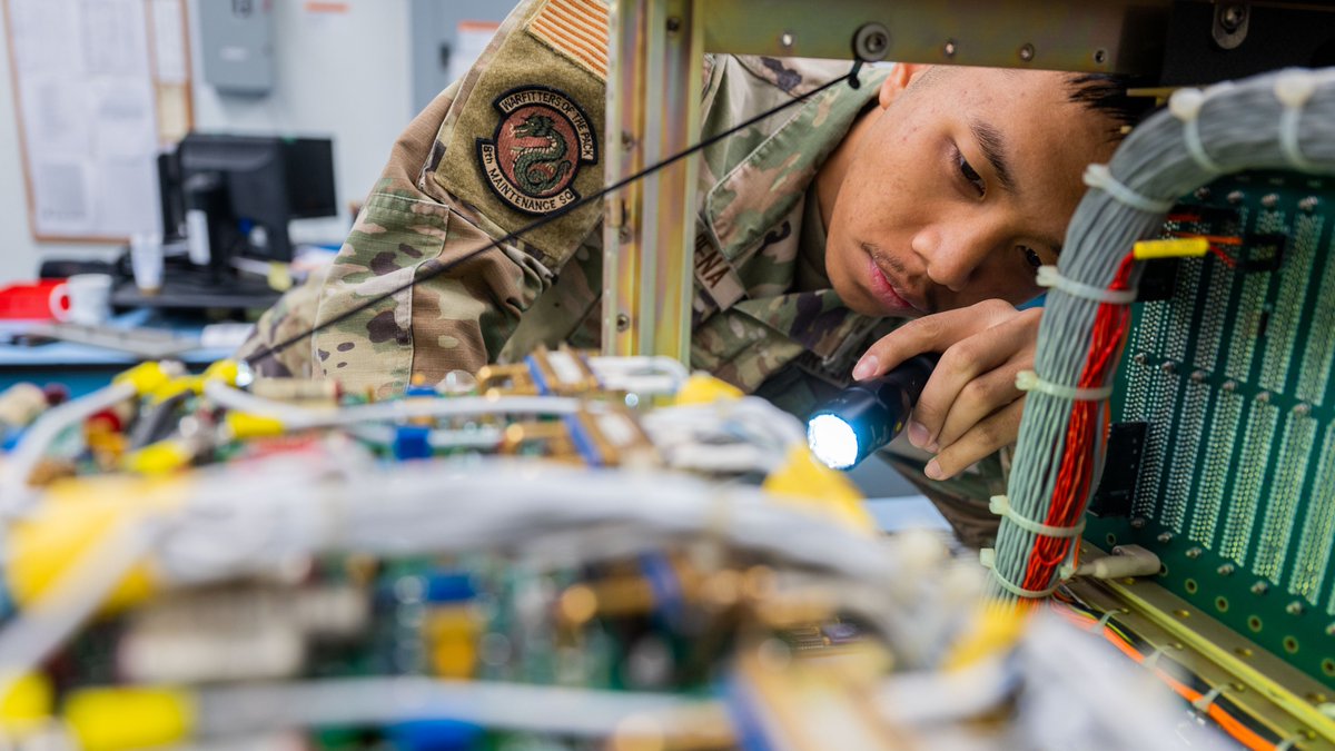 Wolf Pack Wire -Check out how 2 Airmen from the 8th CS fulfilled a no-notice tasking to support & improve Cope Tiger 2024 cyber operations. -Congratulations to A1C Thomas Dela Pena from 8th MXS for earning this week's Pride of the Pack. Read more: kunsan.af.mil/-Wolf-Pack-New…