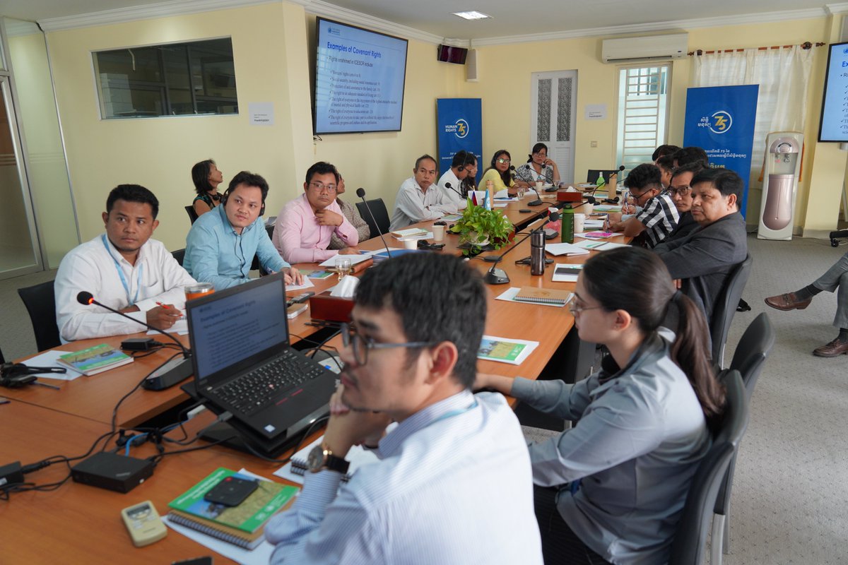 OHCHR_Cambodia's tweet photo. 2/2: Cont... the role of civil society in achieving ESC rights. A need assessment was also conducted to identify the capacity needs &amp; areas of support for civil society actors to strengthen their contributions to promote &amp; protect economic, social, &amp; cultural rights in Cambodia. https://t.co/1fDeCMKsbN