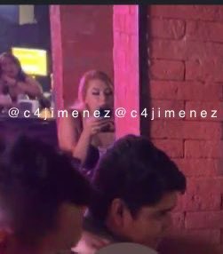 c4jimenez's tweet photo. SE BUSCAN por HOMICIDIO!
SON GOTERAS
Se hacen llamar Miley y Rous
Son las mujeres con las q entró Daryl, al hotel Picasso, en la peligrosa @Alc_Iztapalapa 
Ahí drogaron a Daryl y a un amigo.
Les robaron todo, y huyeron.
Él murió.
@SSC_CDMX y @FiscaliaCDMX las buscan. https://t.co/nxM8ePR2fh