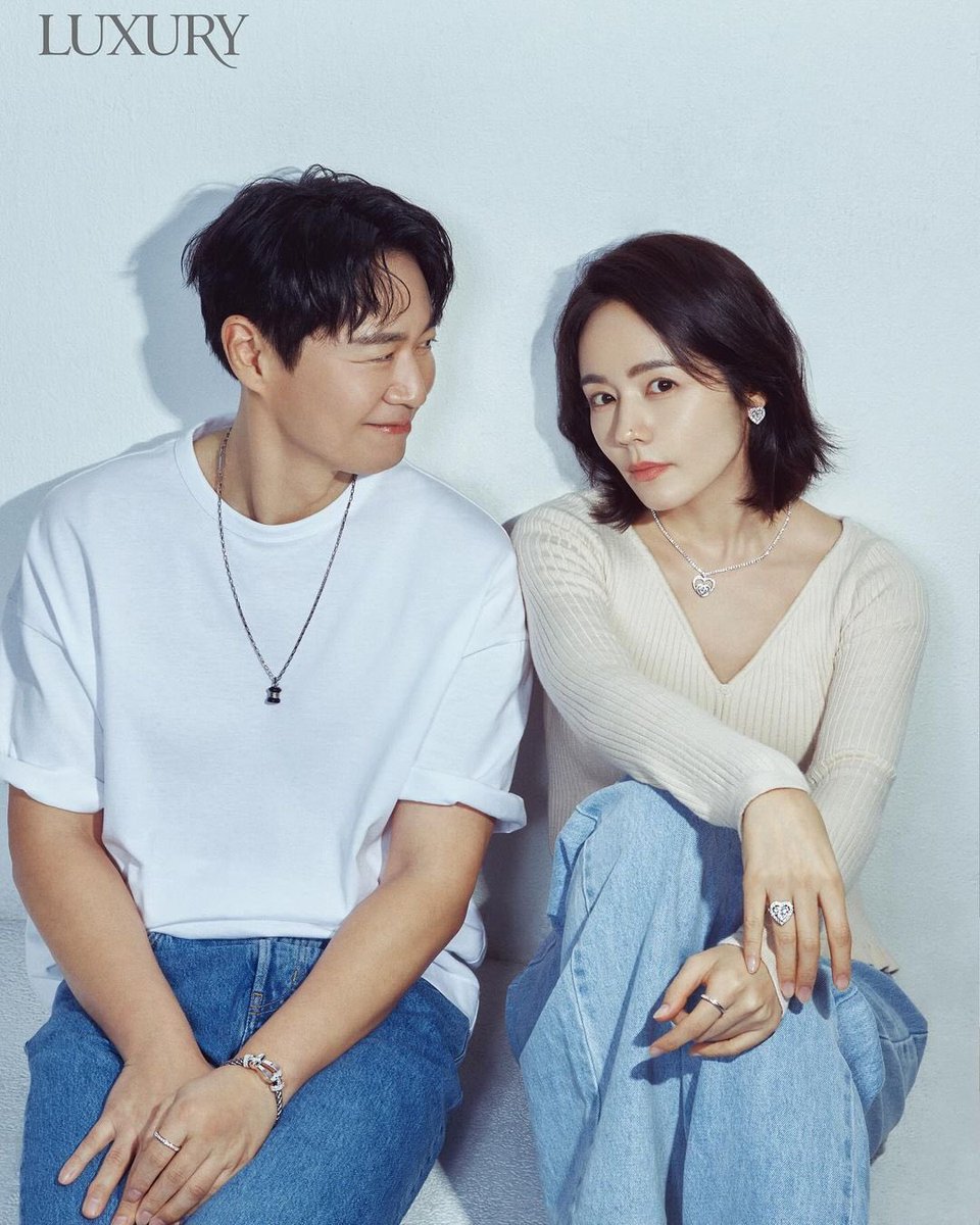 infodrakor_id's tweet image. Pasutri #YeonJungHoon dan #HanGaIn untuk FRED Jewellery 📸

Mami papi 😍